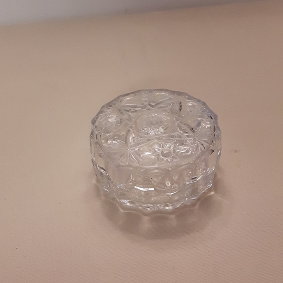 Roundish clear glass jewellery box - Picture 3 of 6